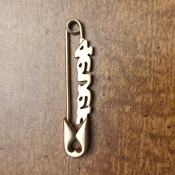 "4 Ever" Pin - Picture 3 of 3